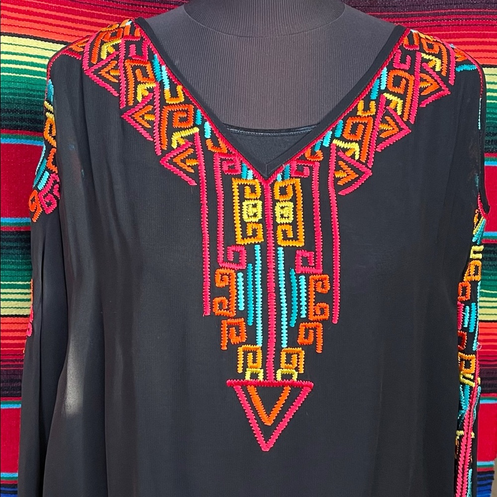 Embroidered cold shoulder